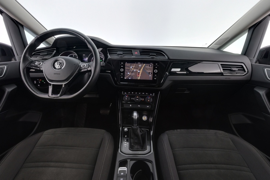 Volkswagen Touran vaihtoauto