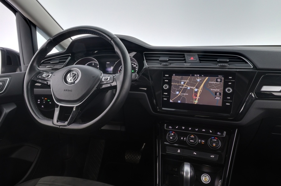 Volkswagen Touran vaihtoauto