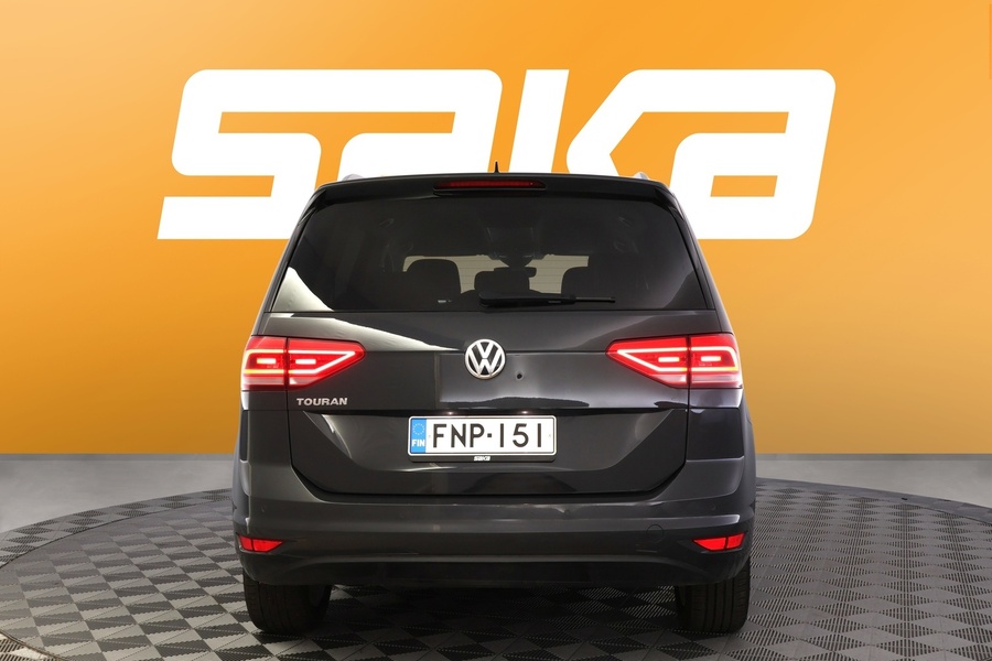 Volkswagen Touran vaihtoauto