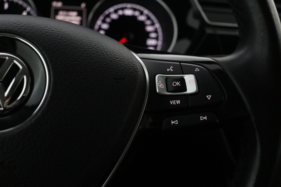 Volkswagen Touran vaihtoauto