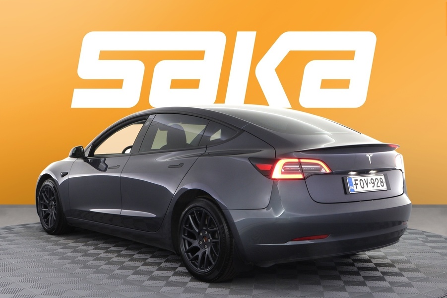 Tesla Model 3 vaihtoauto