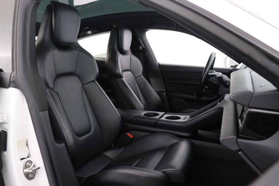 Porsche Taycan vaihtoauto