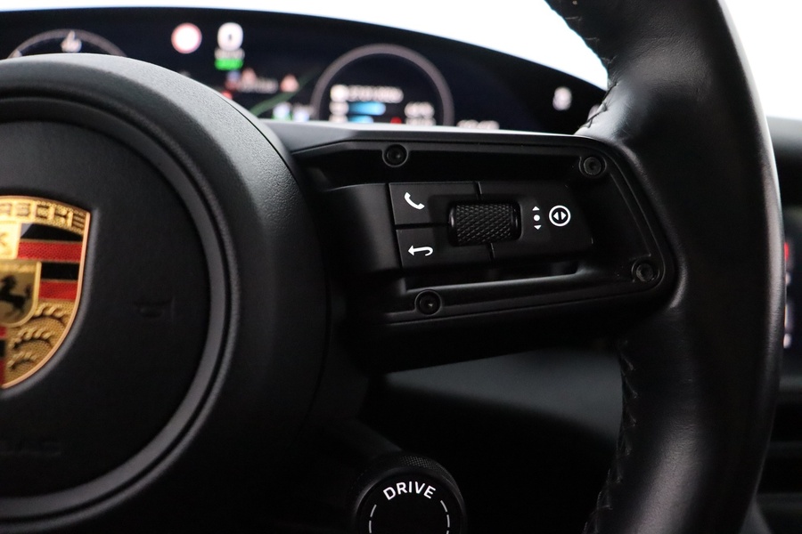 Porsche Taycan vaihtoauto