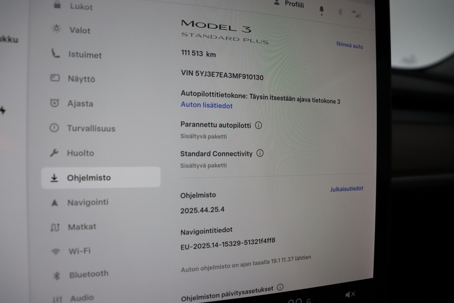 Tesla Model 3 vaihtoauto