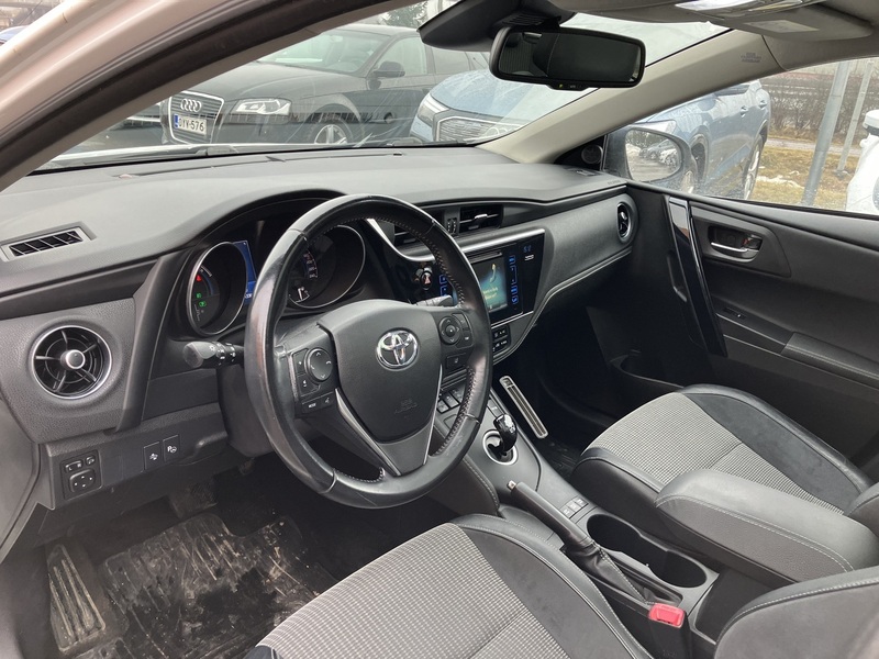 Toyota Auris vaihtoauto