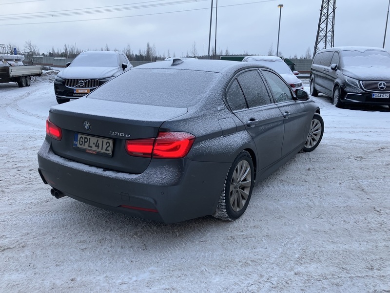 BMW 330 vaihtoauto