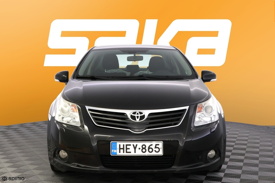 Toyota Avensis vaihtoauto