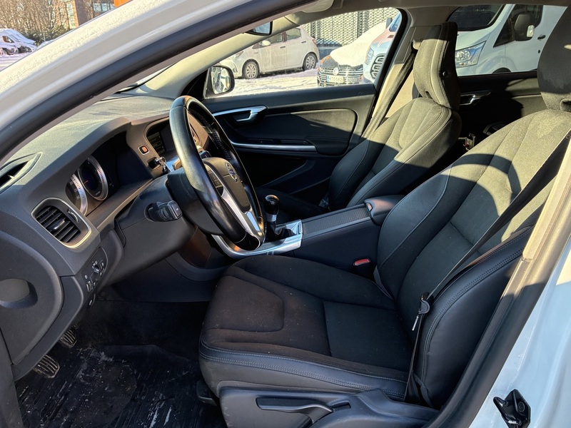 Volvo V60 vaihtoauto