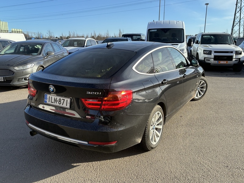 BMW 320 vaihtoauto