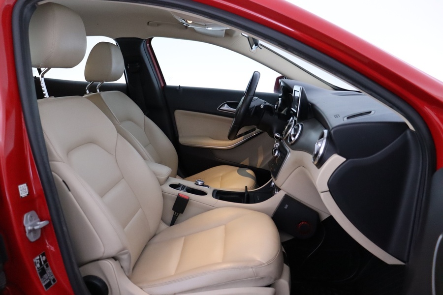 Mercedes-Benz GLA vaihtoauto