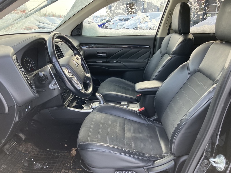 Mitsubishi Outlander PHEV vaihtoauto