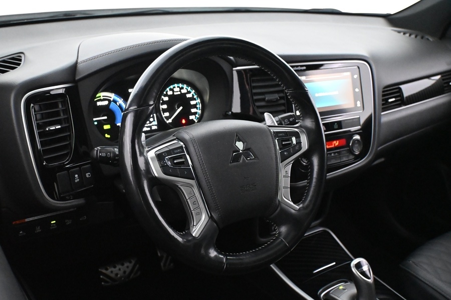 Mitsubishi Outlander PHEV vaihtoauto