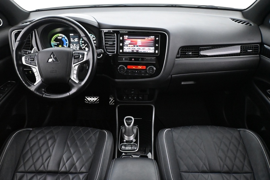 Mitsubishi Outlander PHEV vaihtoauto