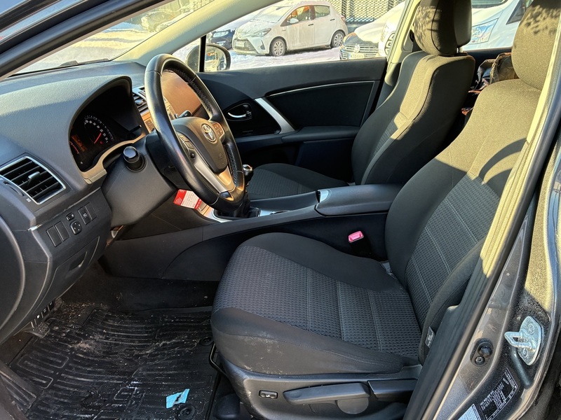 Toyota Avensis vaihtoauto