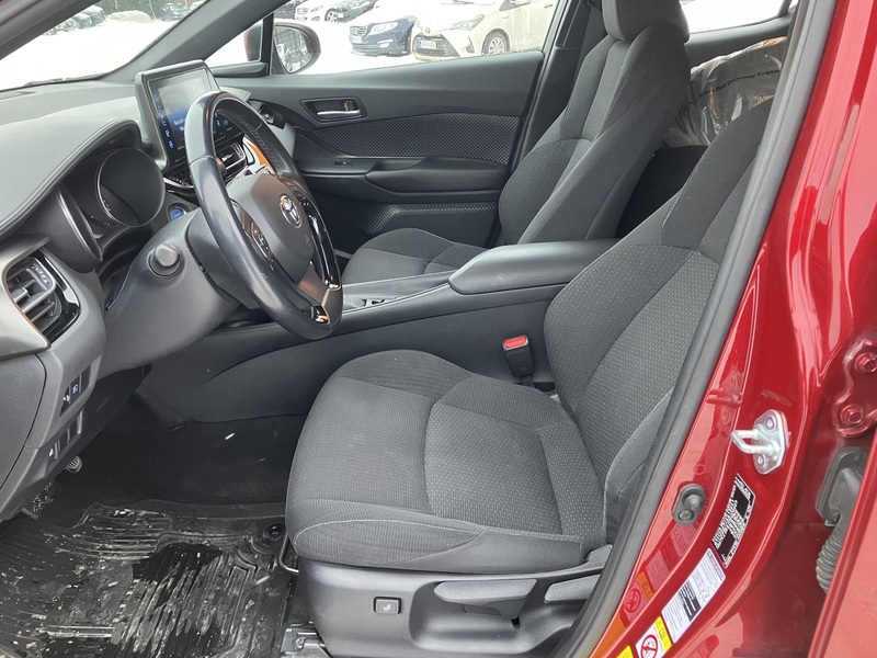 Toyota C-HR vaihtoauto