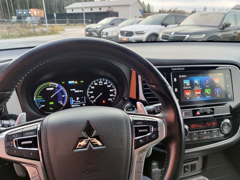 Mitsubishi Outlander PHEV vaihtoauto