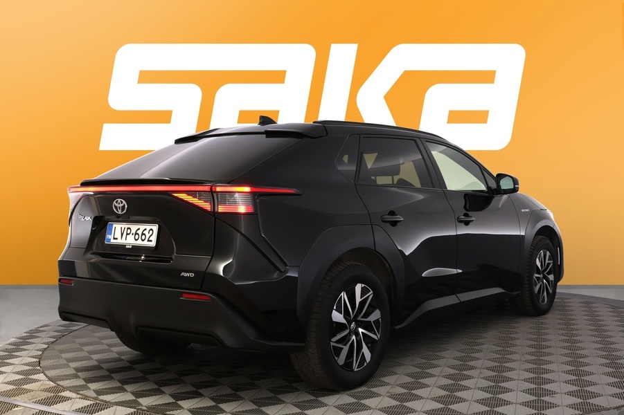 Toyota bZ4X vaihtoauto