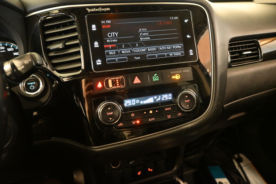 Mitsubishi Outlander PHEV vaihtoauto