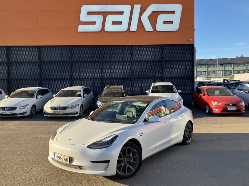 Tesla Model 3 vaihtoauto