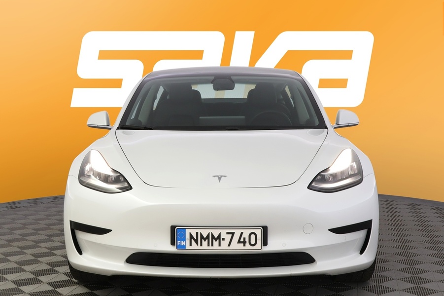 Tesla Model 3 vaihtoauto