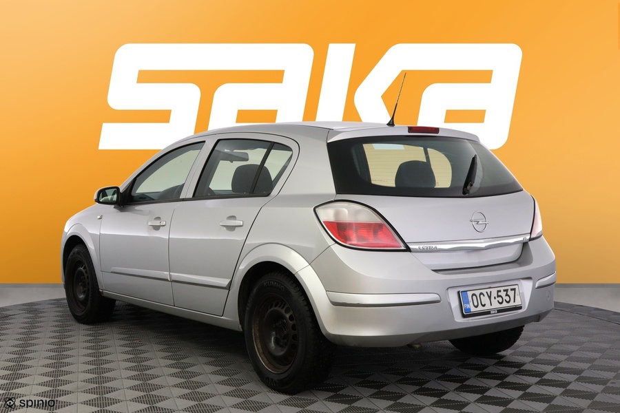 Opel Astra vaihtoauto