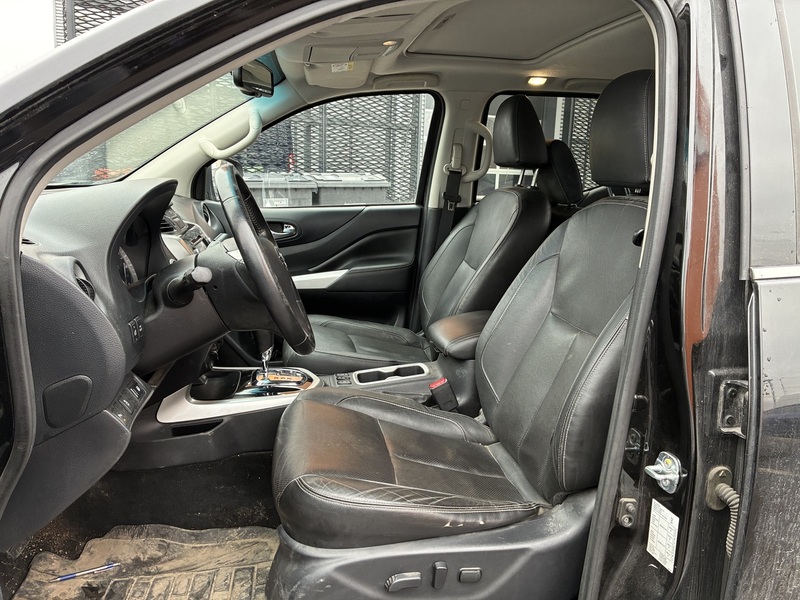 Nissan Navara vaihtoauto