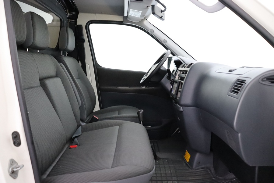 Toyota Hiace vaihtoauto