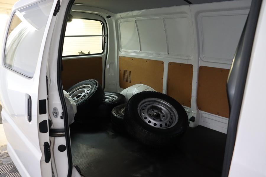 Toyota Hiace vaihtoauto