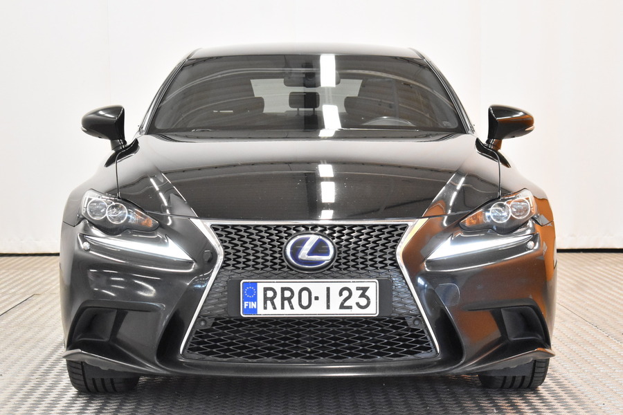 Lexus IS vaihtoauto