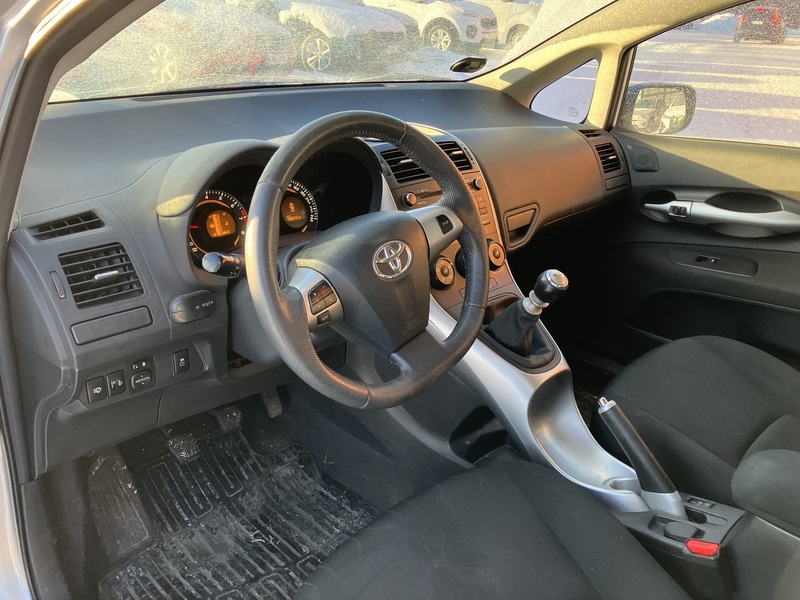 Toyota Auris vaihtoauto