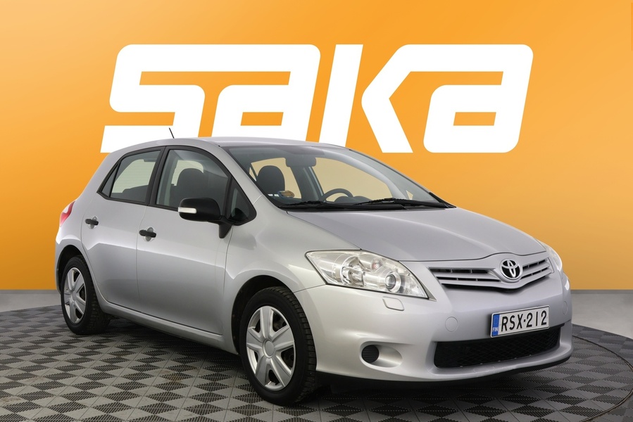 Toyota Auris vaihtoauto