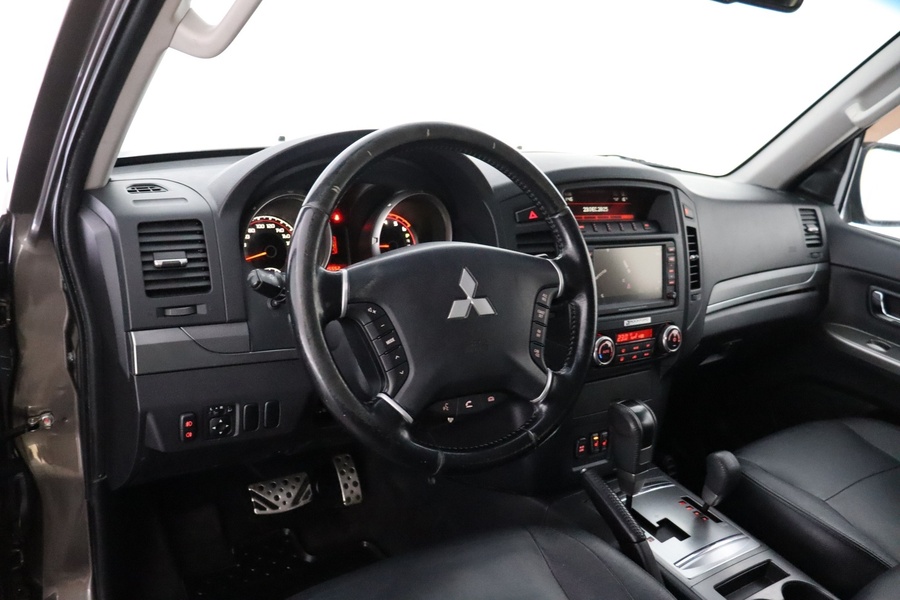 Mitsubishi Pajero vaihtoauto