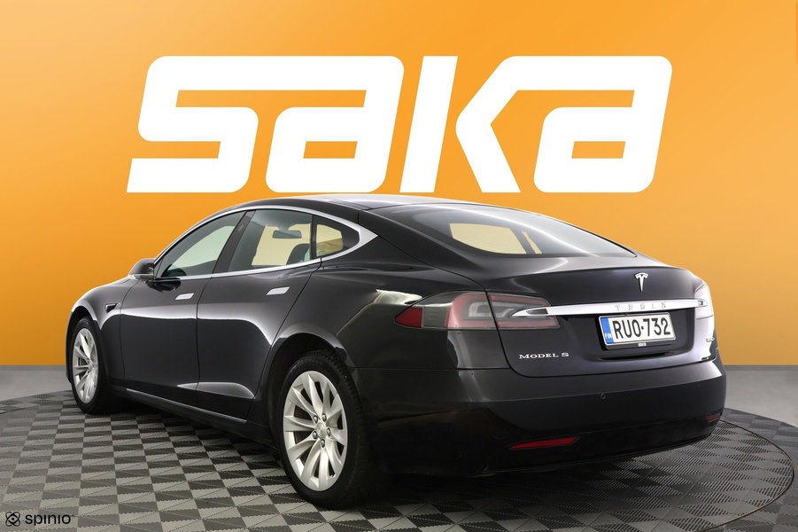 Tesla Model S vaihtoauto