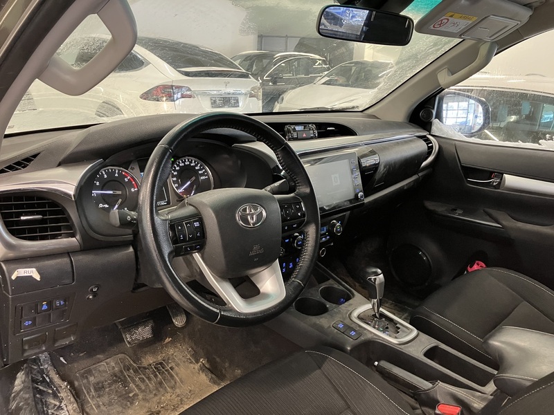 Toyota Hilux vaihtoauto