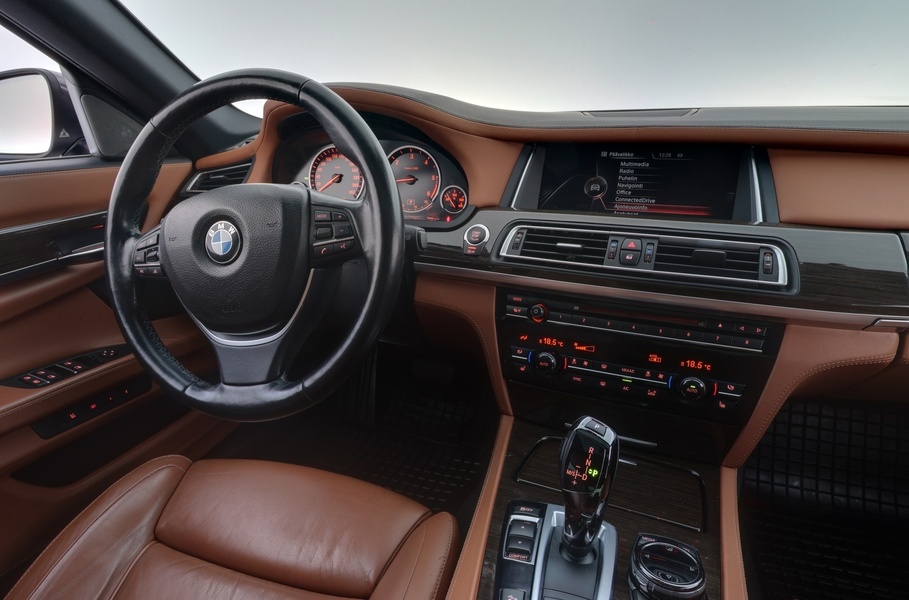 BMW 730 vaihtoauto