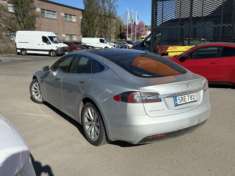 Tesla Model S vaihtoauto