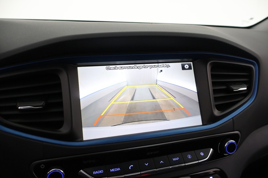 Hyundai IONIQ hybrid vaihtoauto