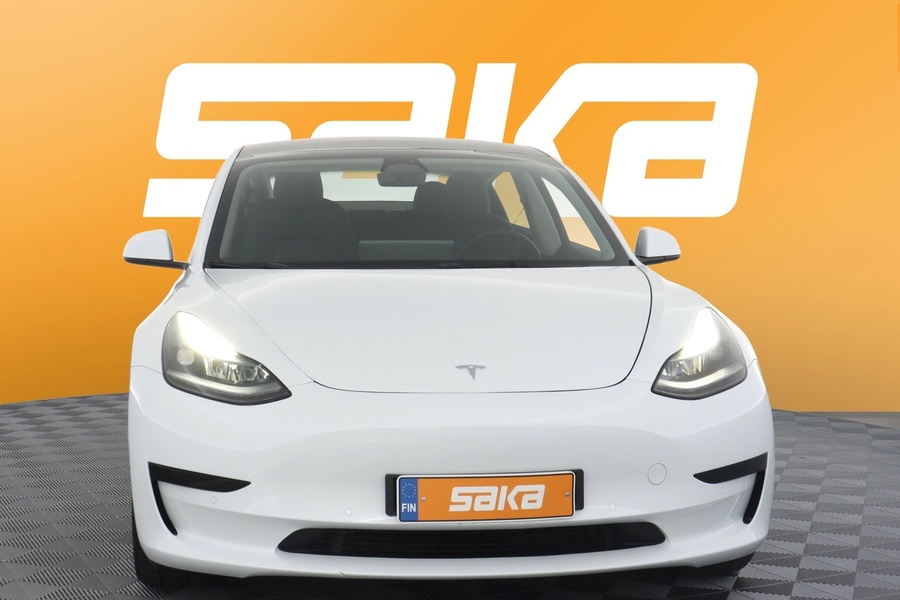 Tesla Model 3 vaihtoauto