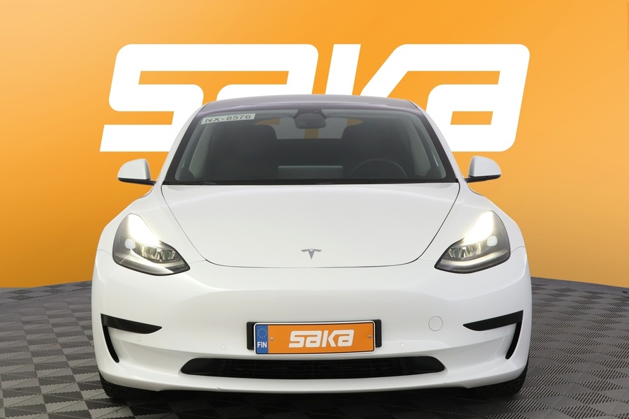 Tesla Model 3 vaihtoauto