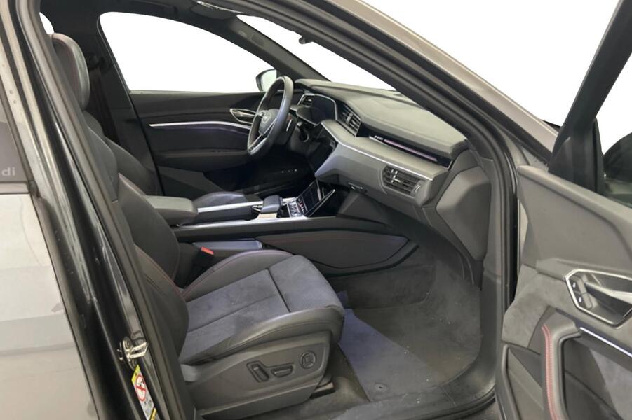 Audi Q8 e-tron vaihtoauto