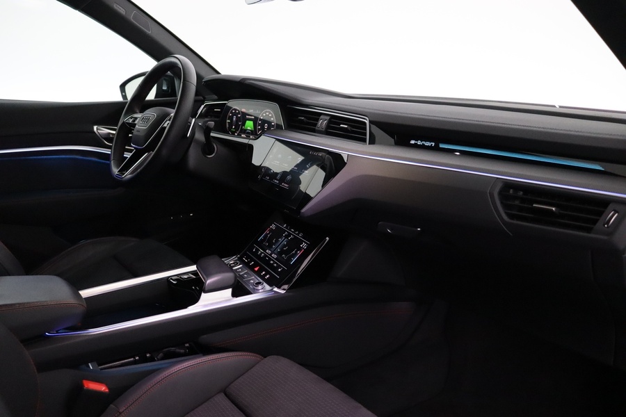 Audi Q8 e-tron vaihtoauto