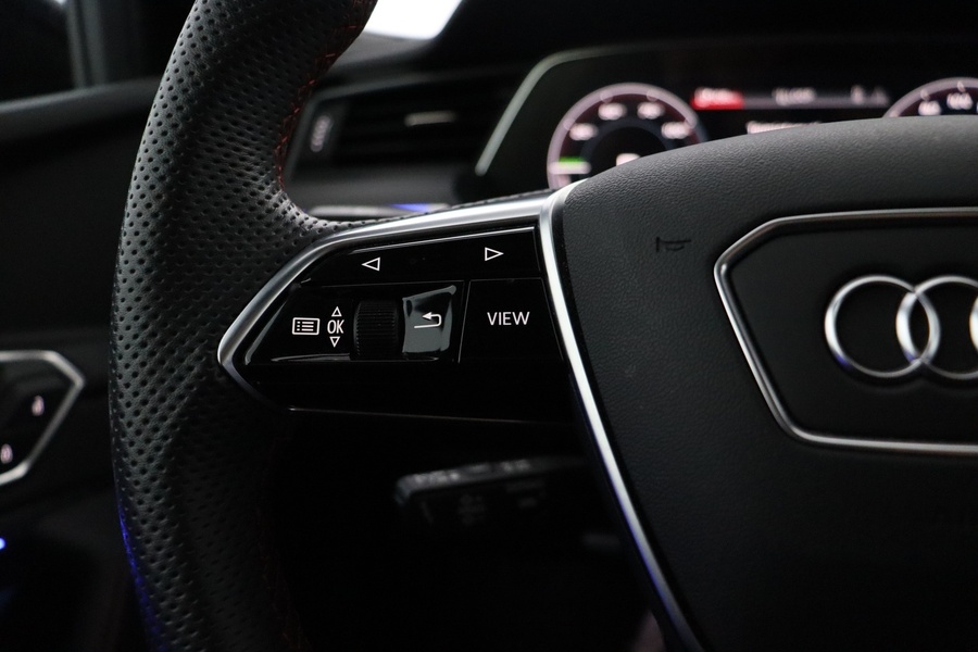 Audi Q8 e-tron vaihtoauto