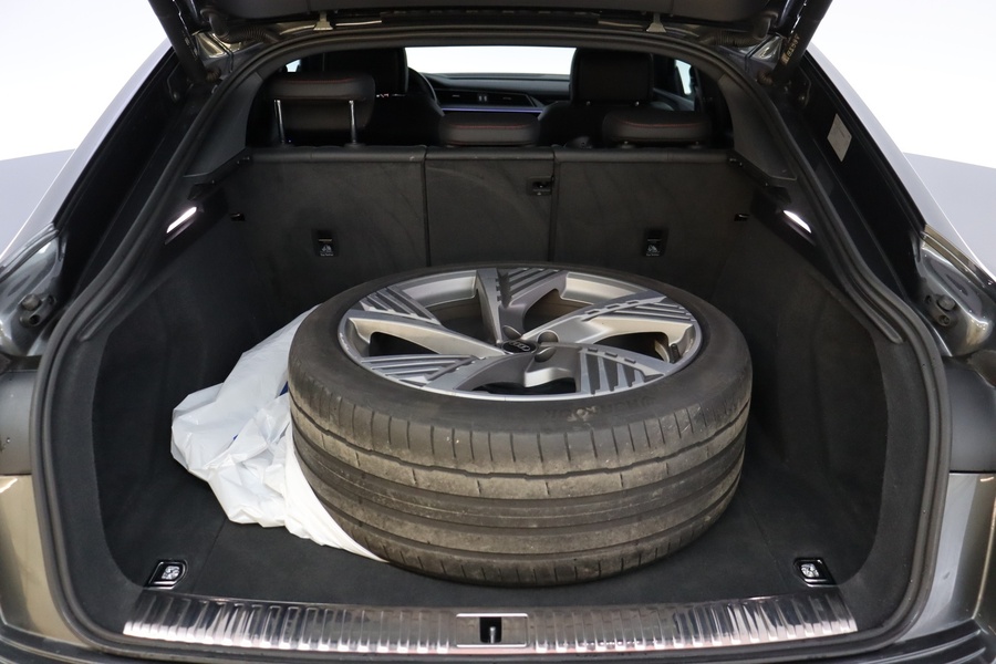 Audi Q8 e-tron vaihtoauto