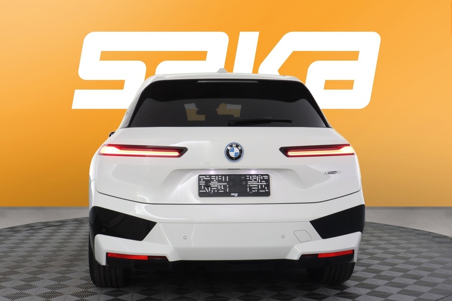 BMW iX vaihtoauto