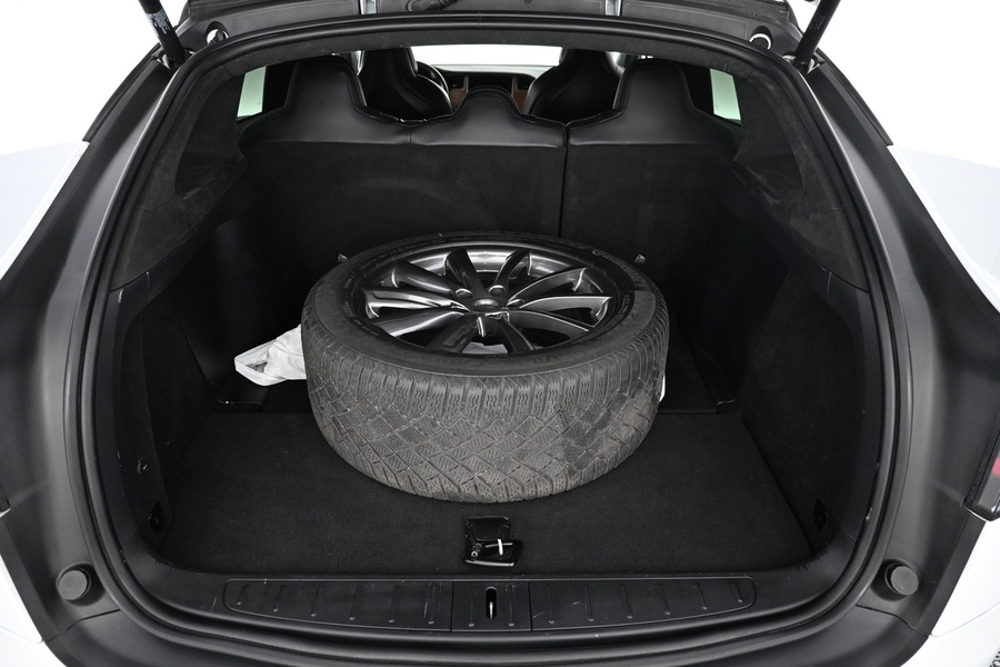 Tesla Model X vaihtoauto