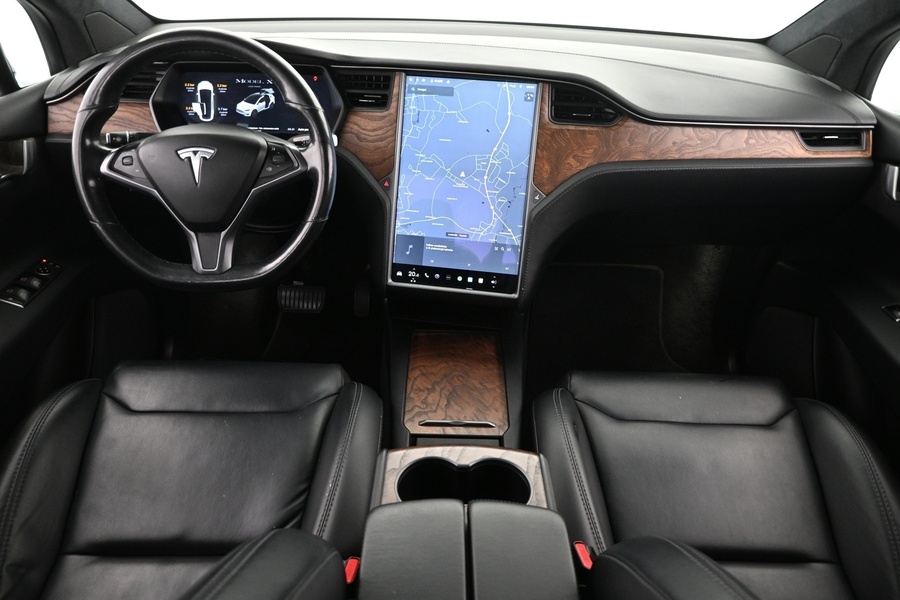 Tesla Model X vaihtoauto
