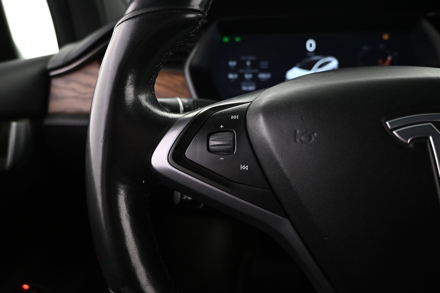 Tesla Model X vaihtoauto