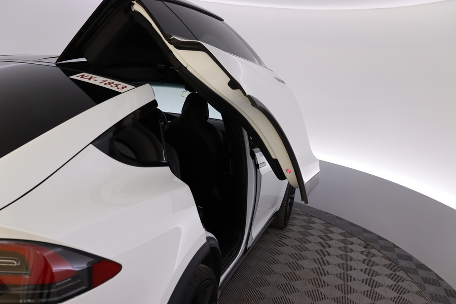 Tesla Model X vaihtoauto