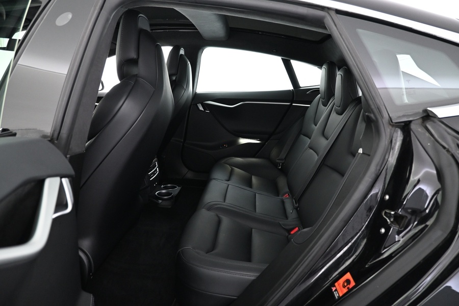 Tesla Model S vaihtoauto