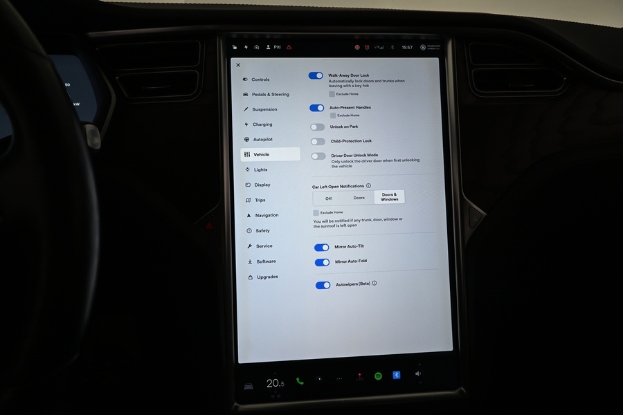 Tesla Model S vaihtoauto